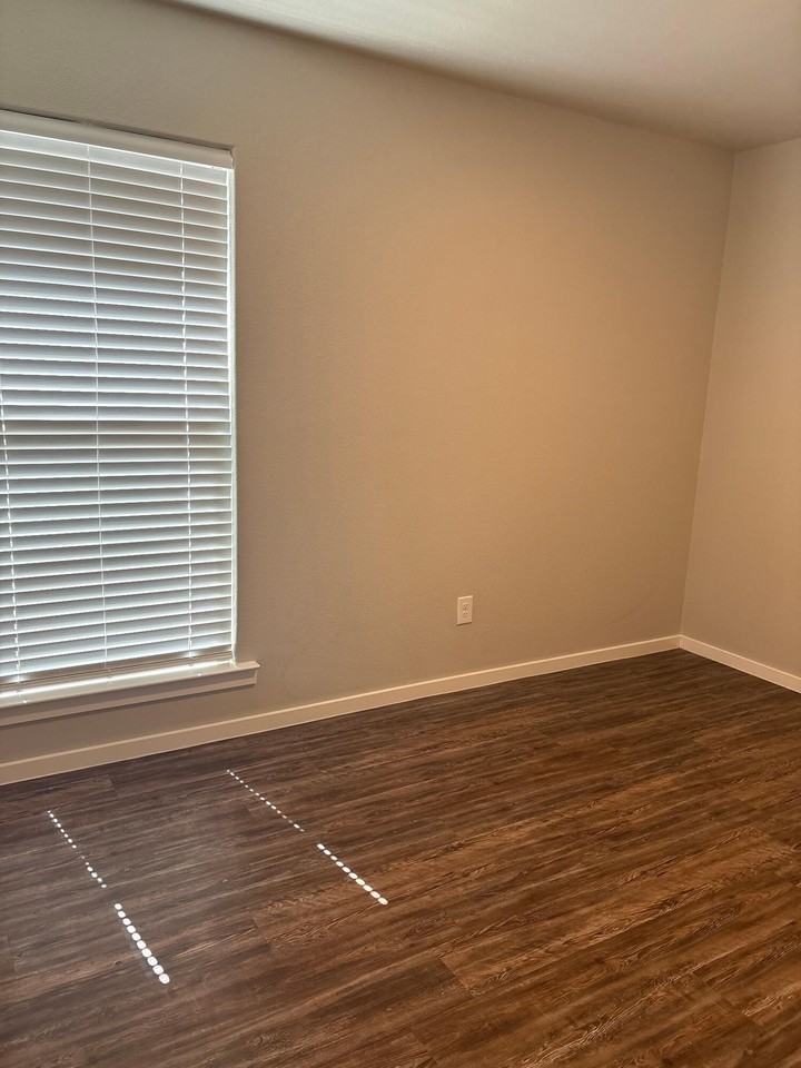2125 Kirksey Ave - Photo 6 of 10