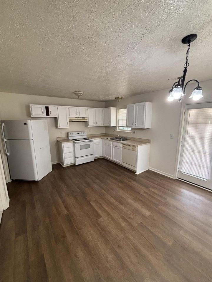 441 Lenney Dr #2 - Photo 5 of 10