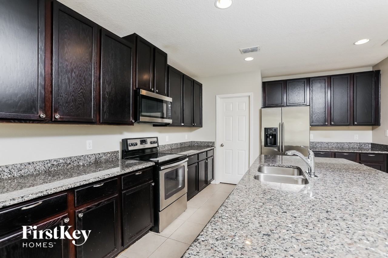 2600 San Simeon Way - Photo 4 of 16