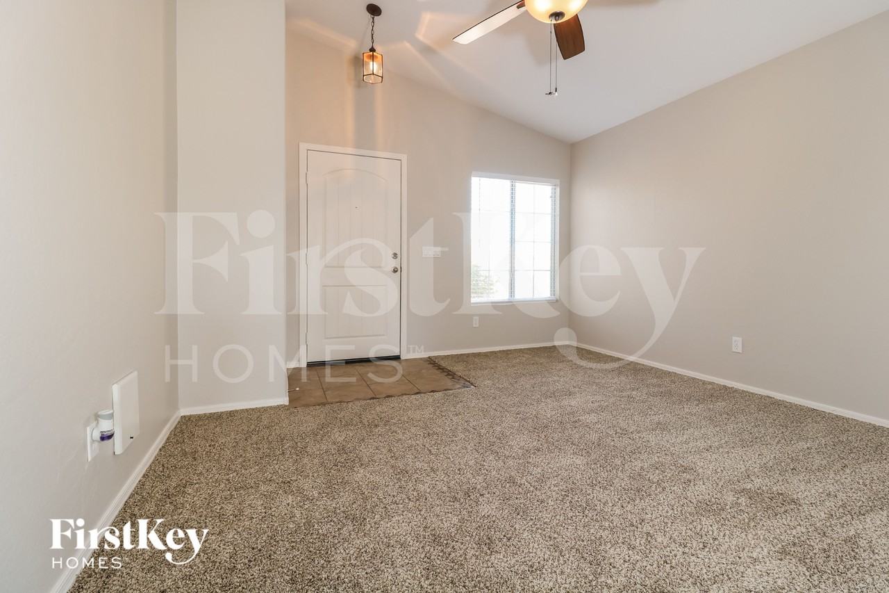 1071 S 224th Ln - Photo 4 of 16