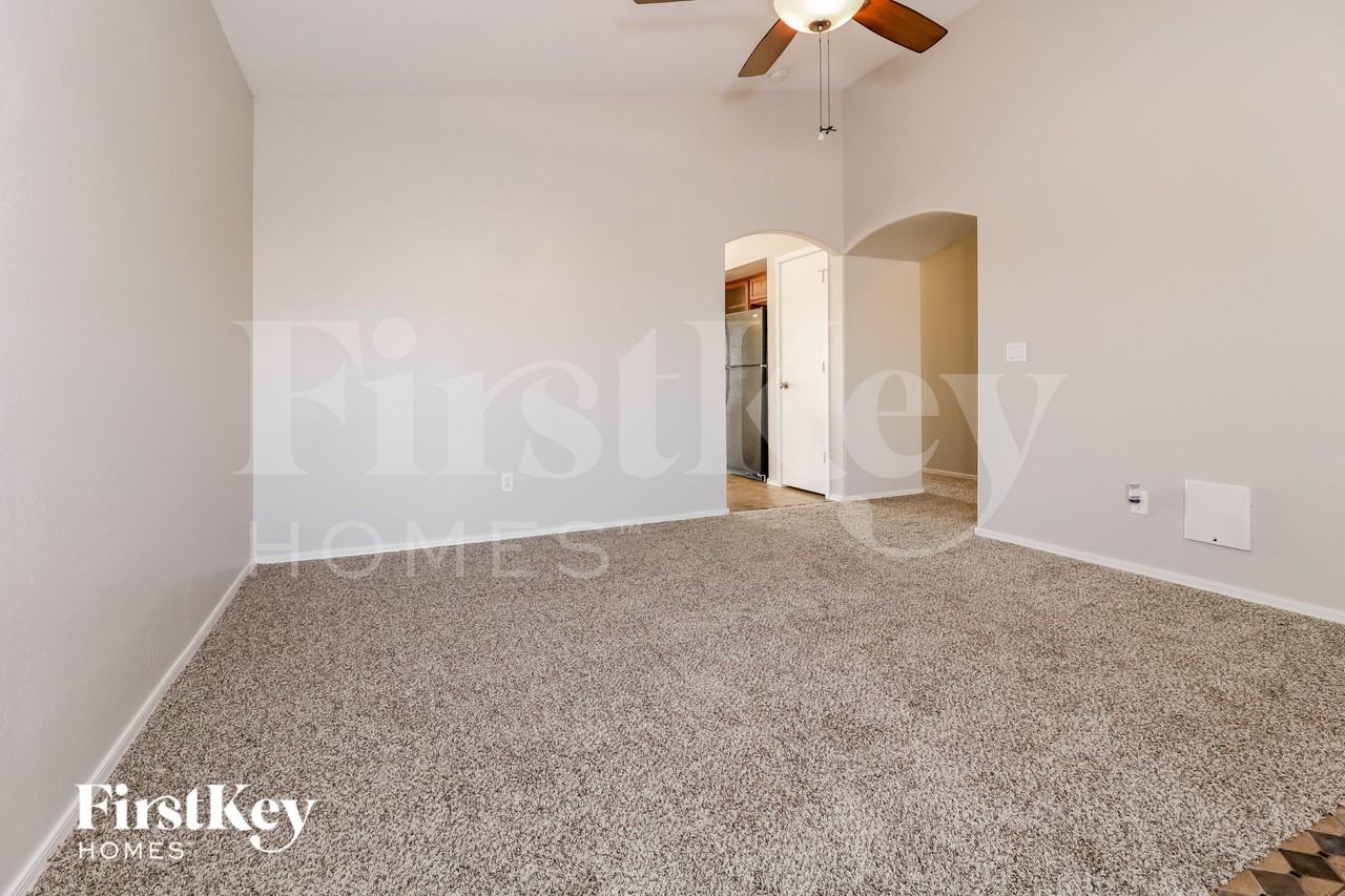 1071 S 224th Ln - Photo 5 of 16