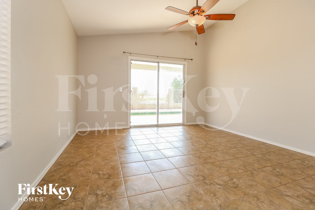1071 S 224th Ln - Photo 6 of 16
