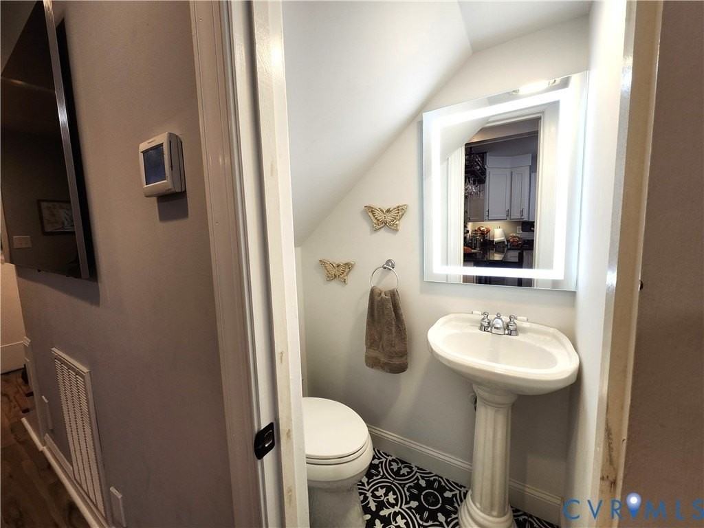 501 Pelham Dr - Photo 4 of 13