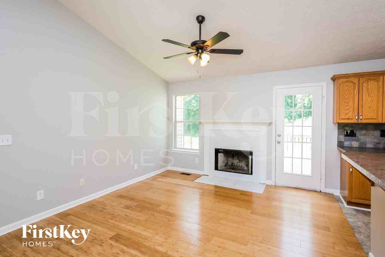6029 Rose Ct - Photo 4 of 15