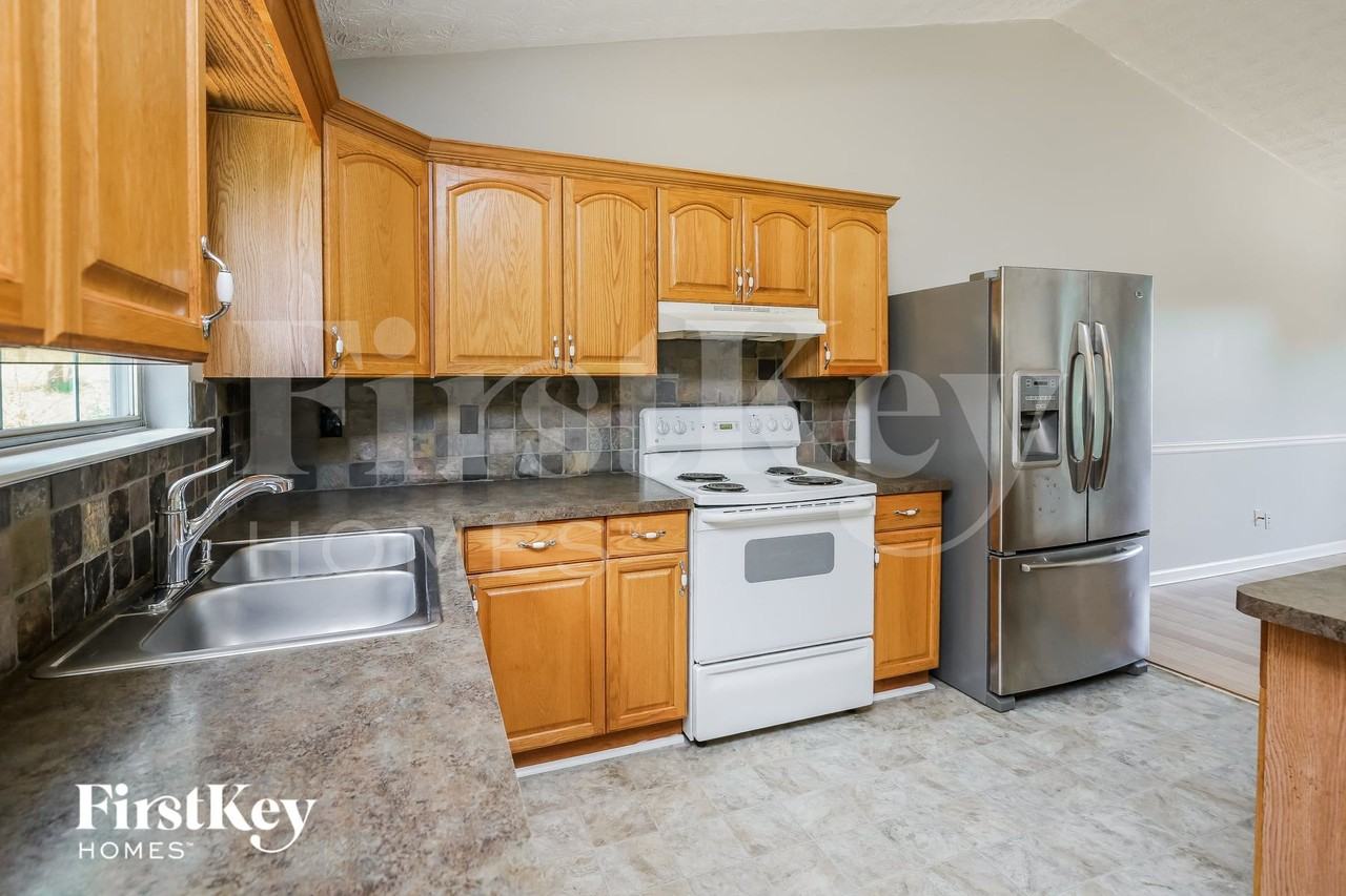 6029 Rose Ct - Photo 5 of 15