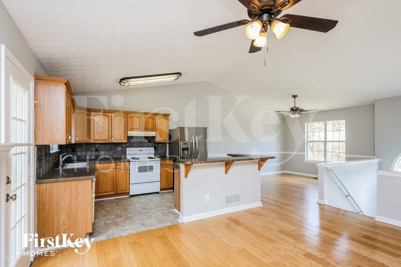 6029 Rose Ct - Photo 6 of 15