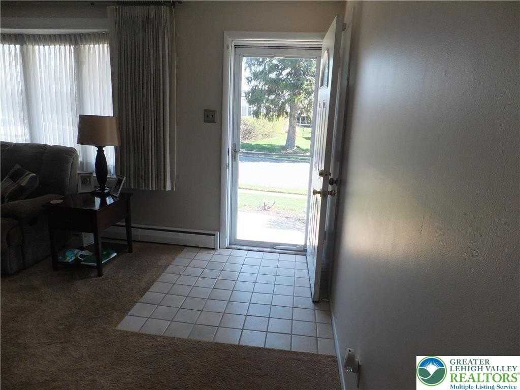 1264 California Ave - Photo 4 of 37