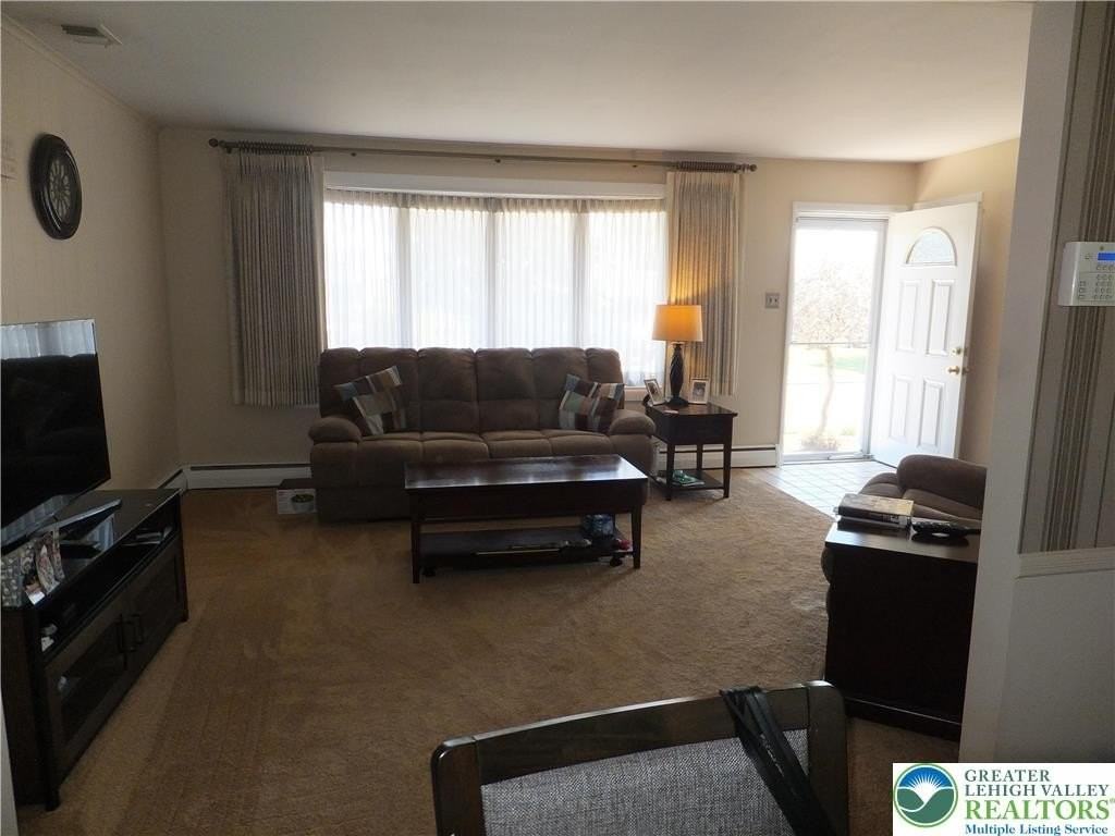 1264 California Ave - Photo 5 of 37