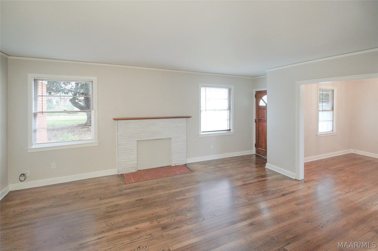 3739 Honeysuckle Ct - Photo 3 of 16