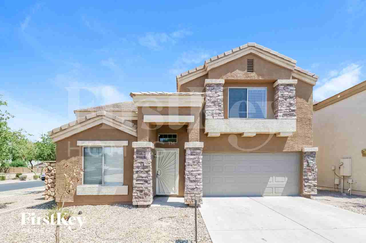 3256 W Huntington Dr