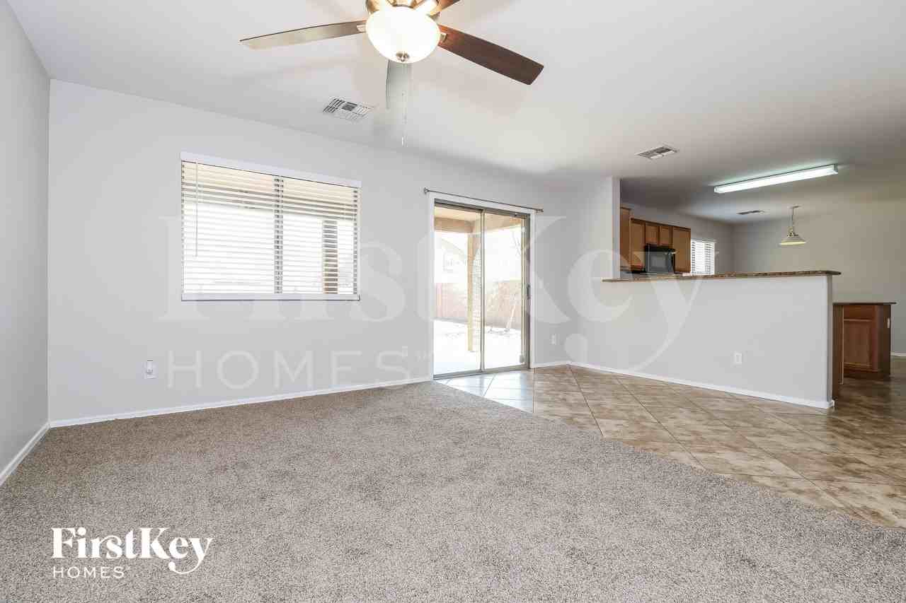 3256 W Huntington Dr - Photo 6 of 16