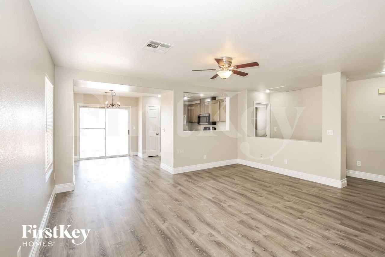 7908 Pale Rider St - Photo 3 of 15