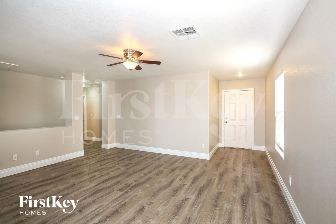 7908 Pale Rider St - Photo 4 of 15