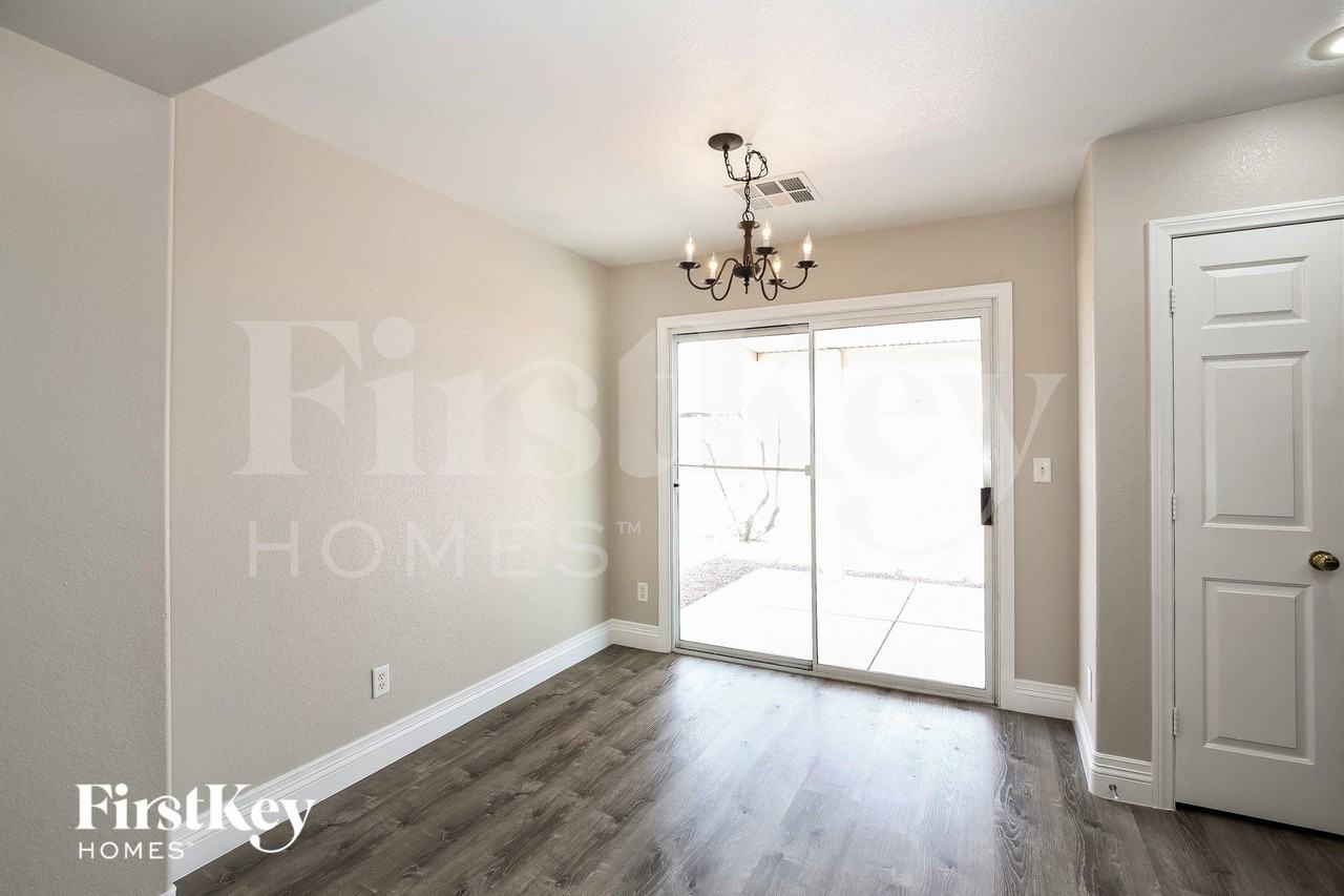 7908 Pale Rider St - Photo 5 of 15