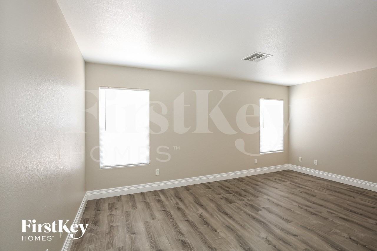 7908 Pale Rider St - Photo 7 of 15