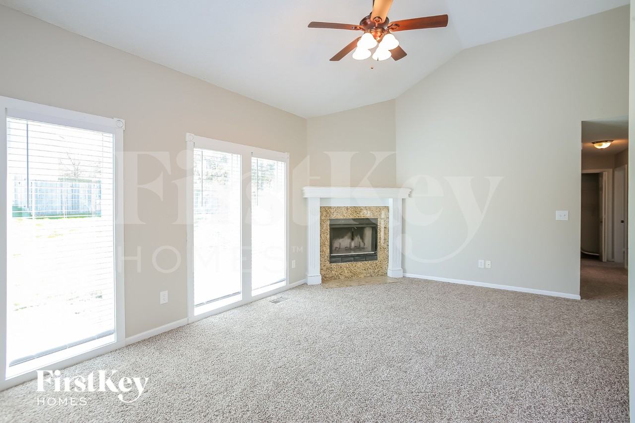 1601 Nw 79th Ter - Photo 5 of 16