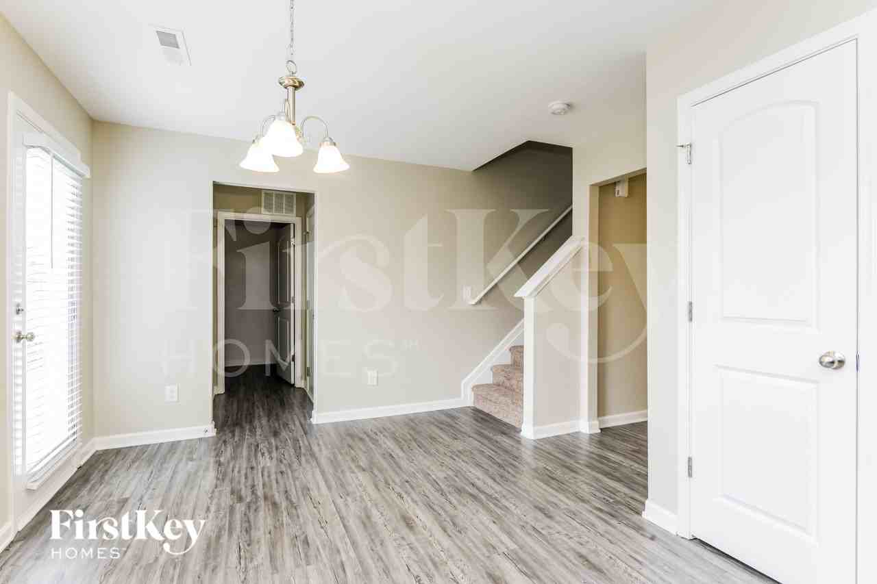 910 Park Rd - Photo 6 of 16