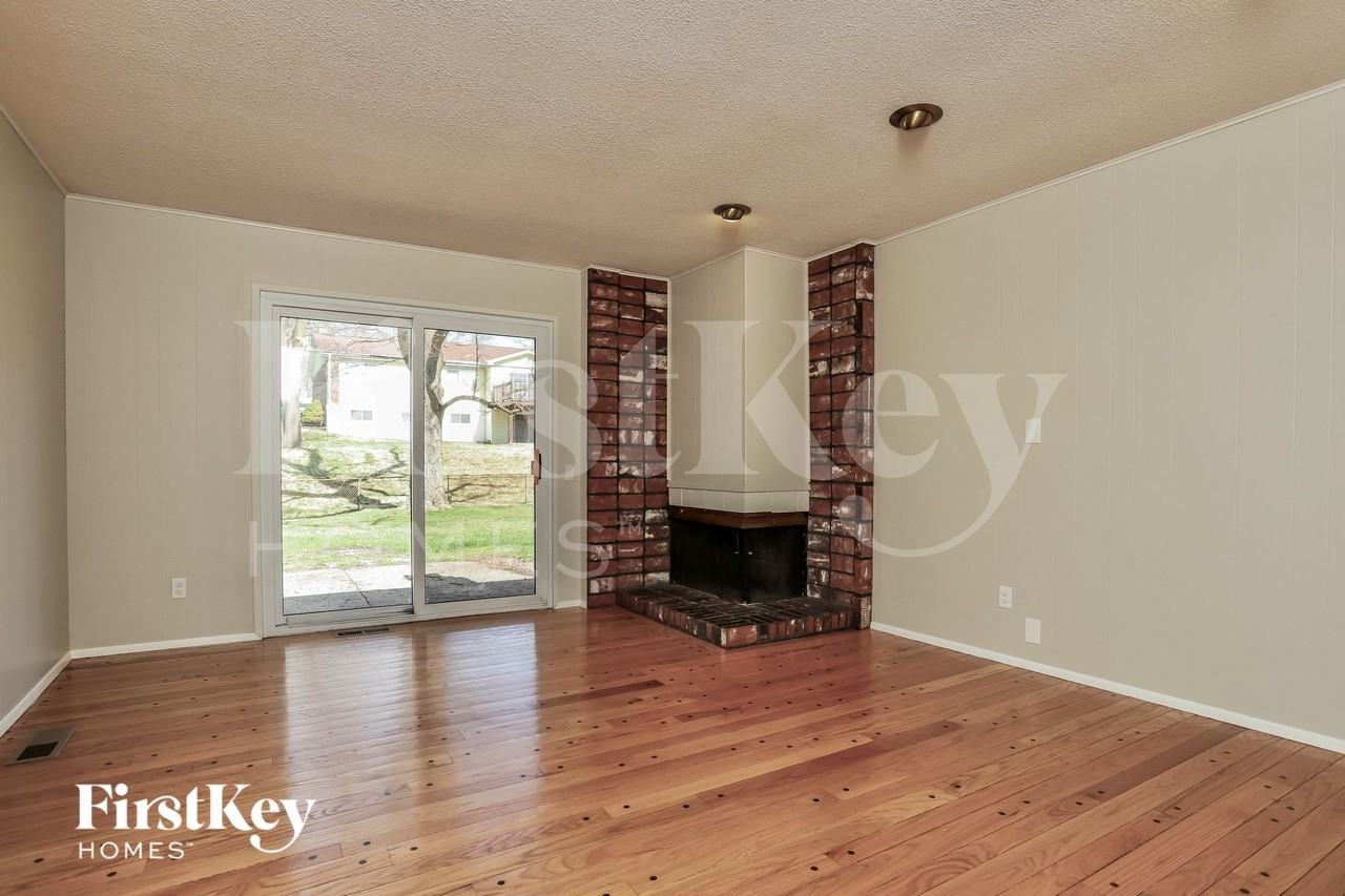 13235 Delft Dr - Photo 3 of 15