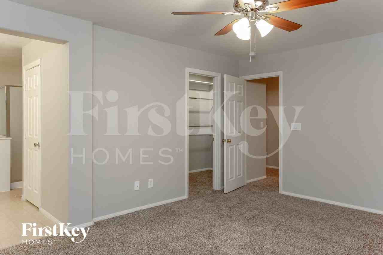8309 Cavaricci Ave - Photo 6 of 15