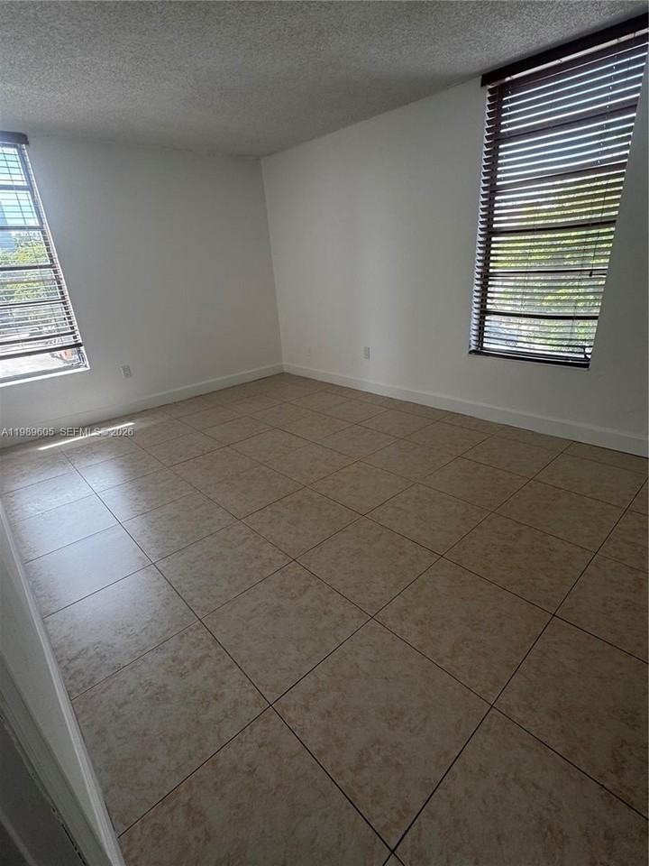9686 Fontainebleau Blvd #301 - Photo 5 of 19