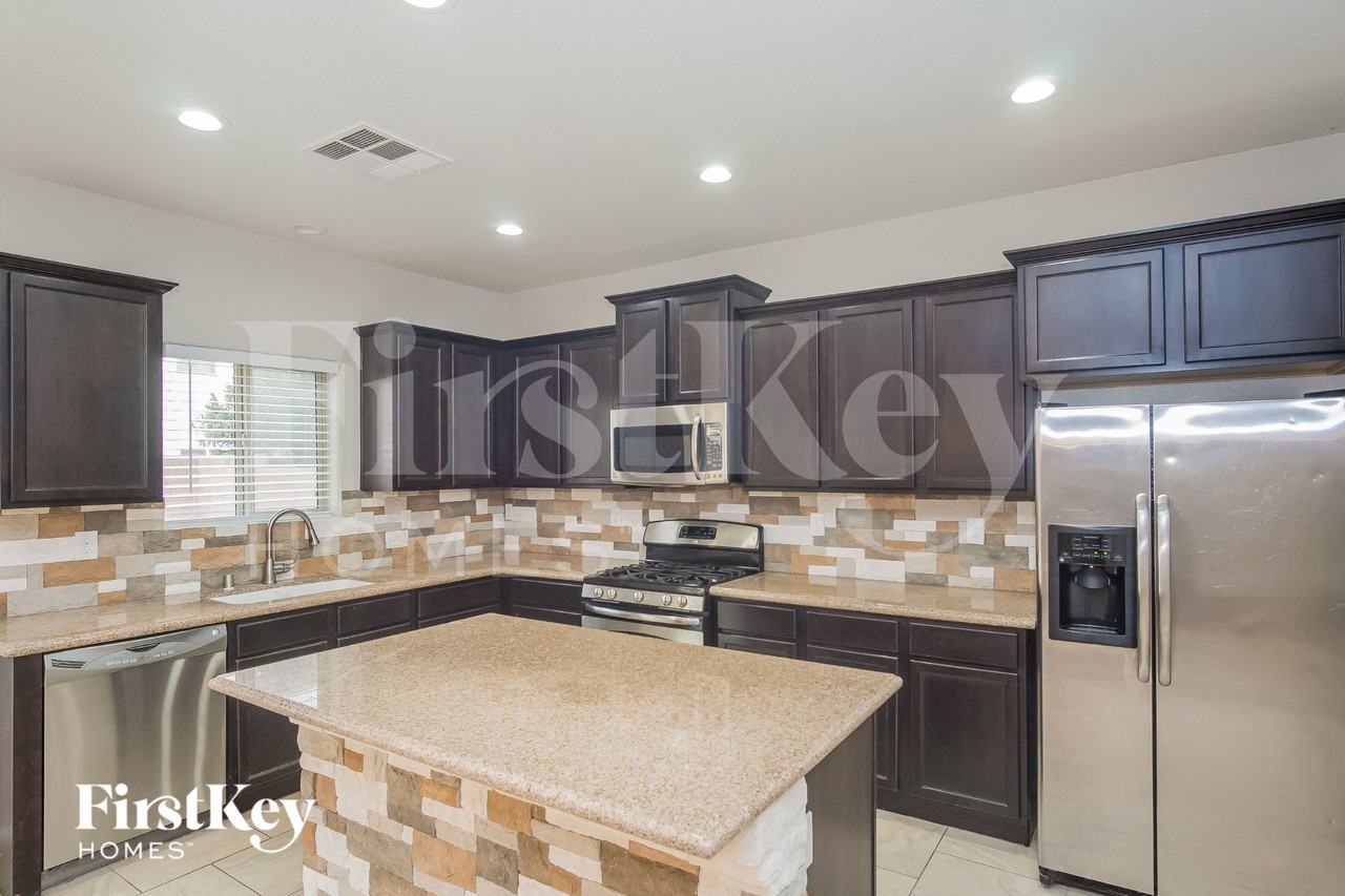 6710 Crystal Run Ln - Photo 4 of 15