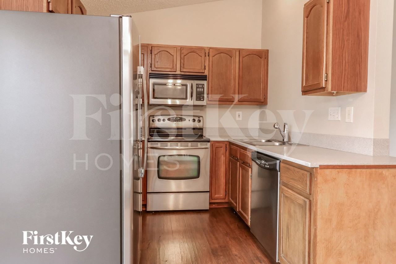 3114 5 Oaks Dr - Photo 6 of 14