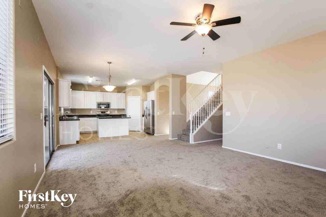 16621 N 171st Dr - Photo 4 of 15