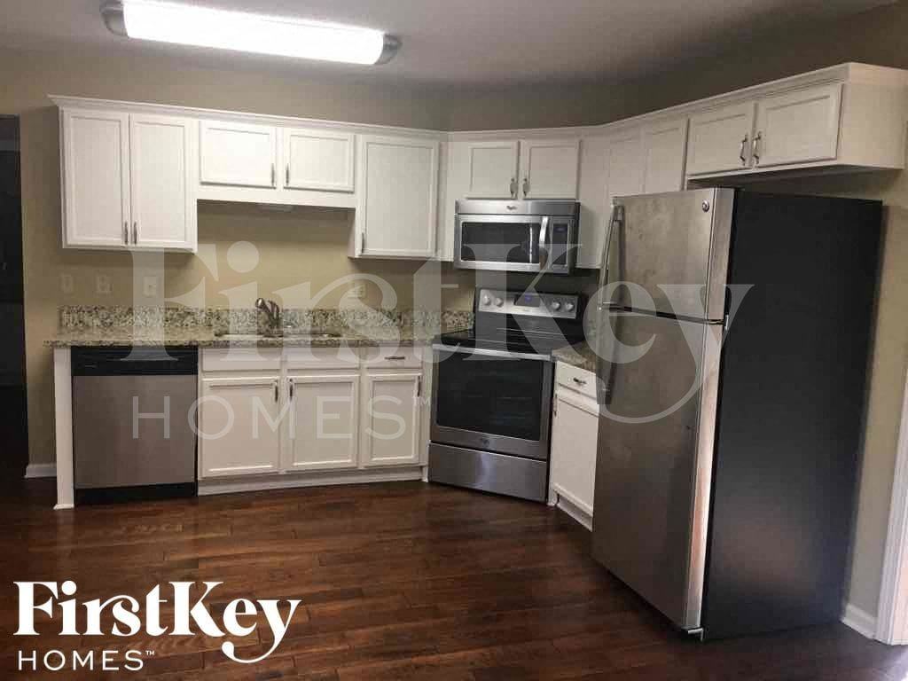 7372 Hunters Forest Dr - Photo 5 of 11