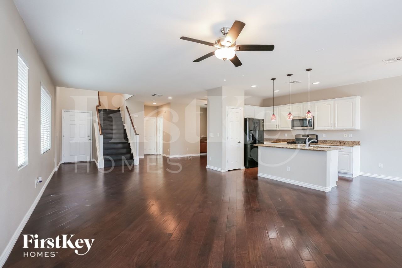 7340 Chesapeake Cove St - Photo 3 of 16