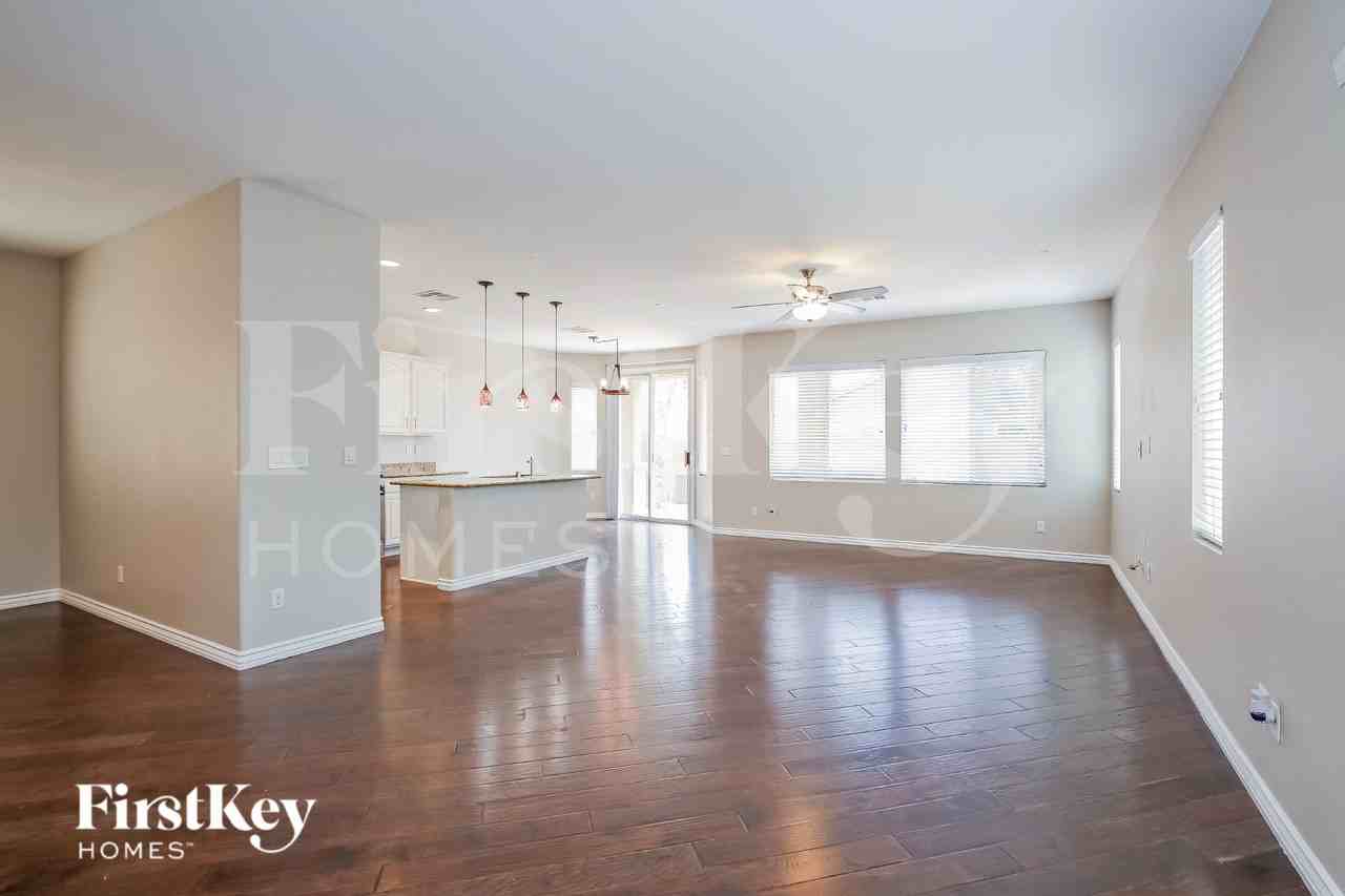 7340 Chesapeake Cove St - Photo 4 of 16
