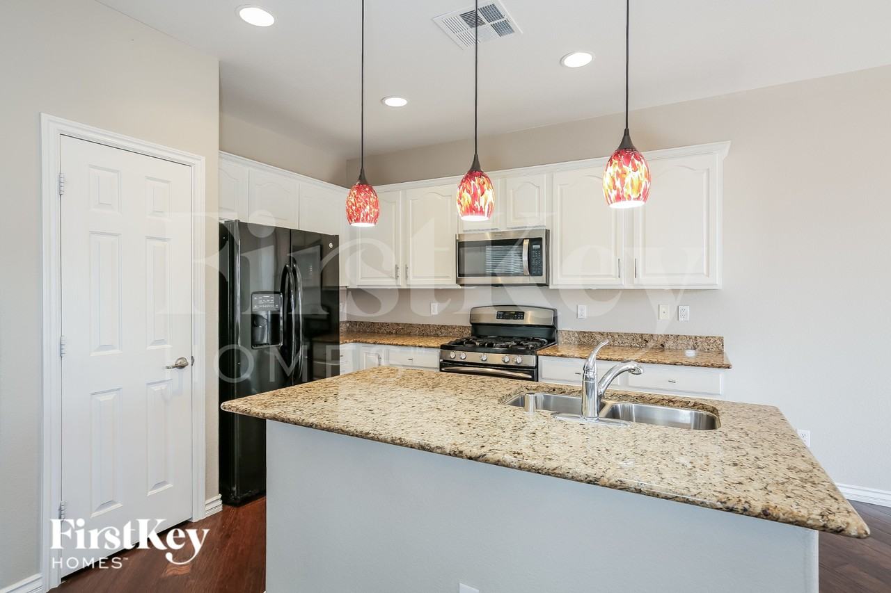 7340 Chesapeake Cove St - Photo 6 of 16