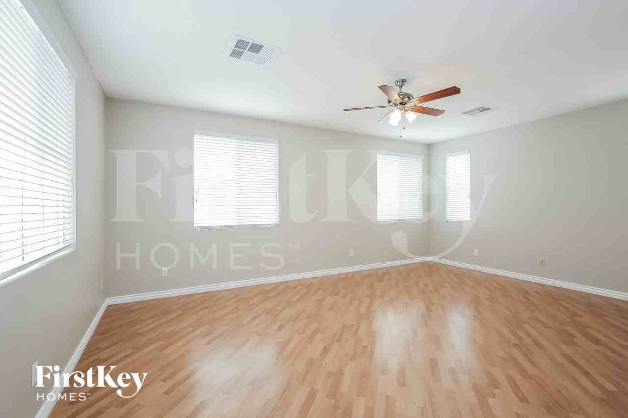 7340 Chesapeake Cove St - Photo 7 of 16