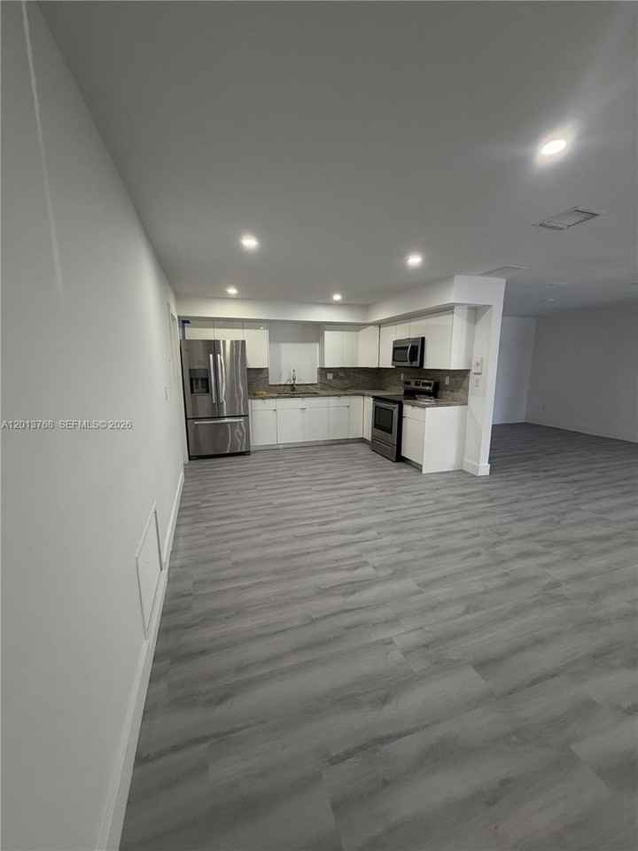 9401 Sw 64th Ter #0 - Photo 4 of 9