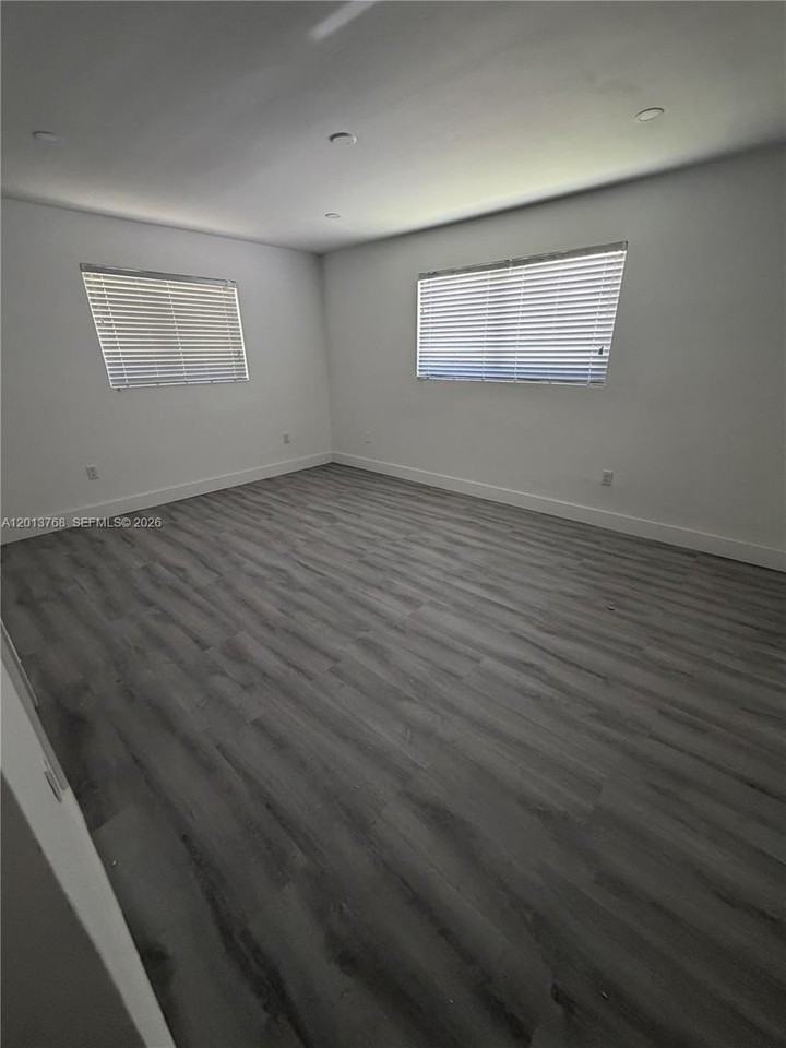 9401 Sw 64th Ter #0 - Photo 7 of 9