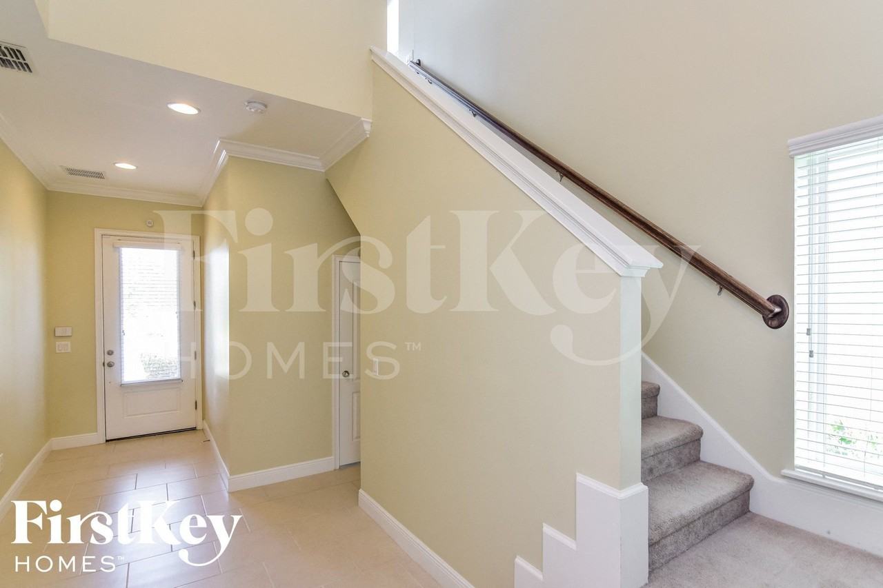 5948 Village Center Dr - Photo 3 of 16