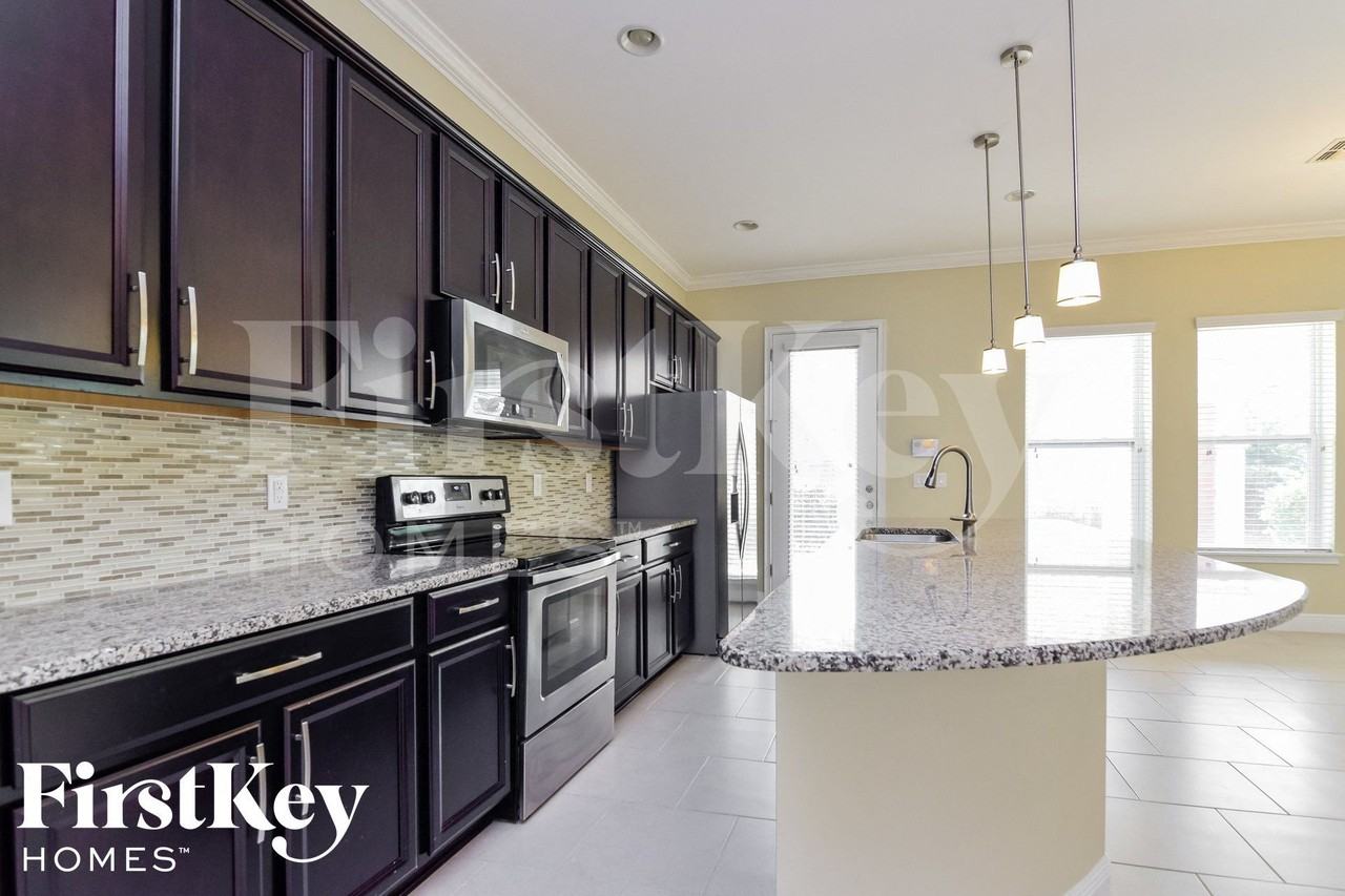 5948 Village Center Dr - Photo 6 of 16