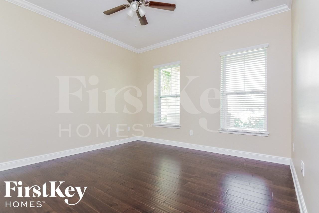 5948 Village Center Dr - Photo 7 of 16