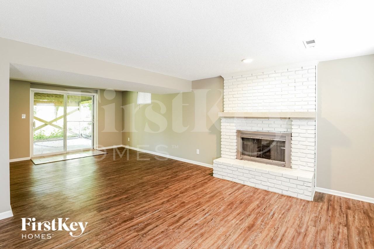 5906 Nw Harris Dr - Photo 2 of 16