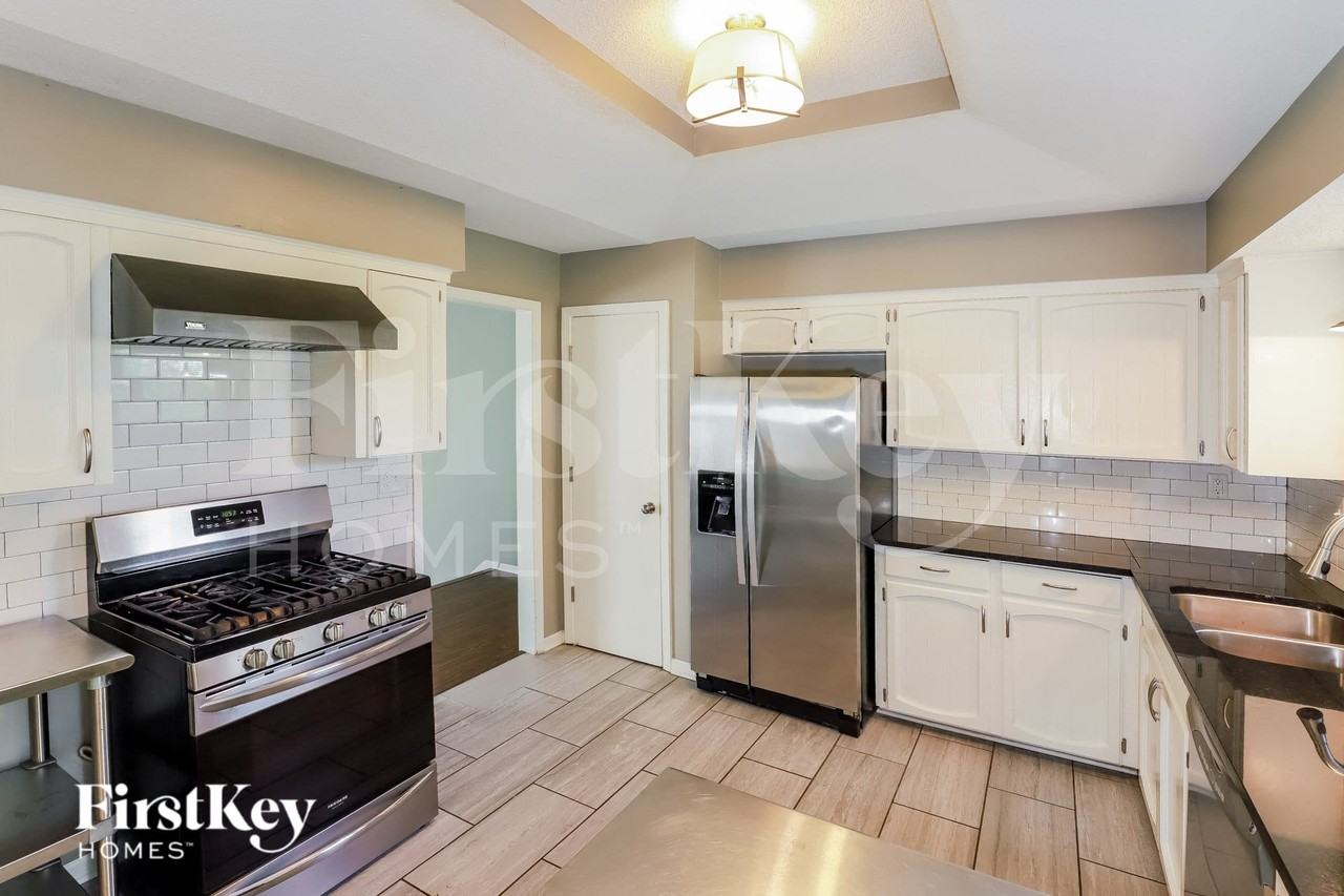 5906 Nw Harris Dr - Photo 5 of 16