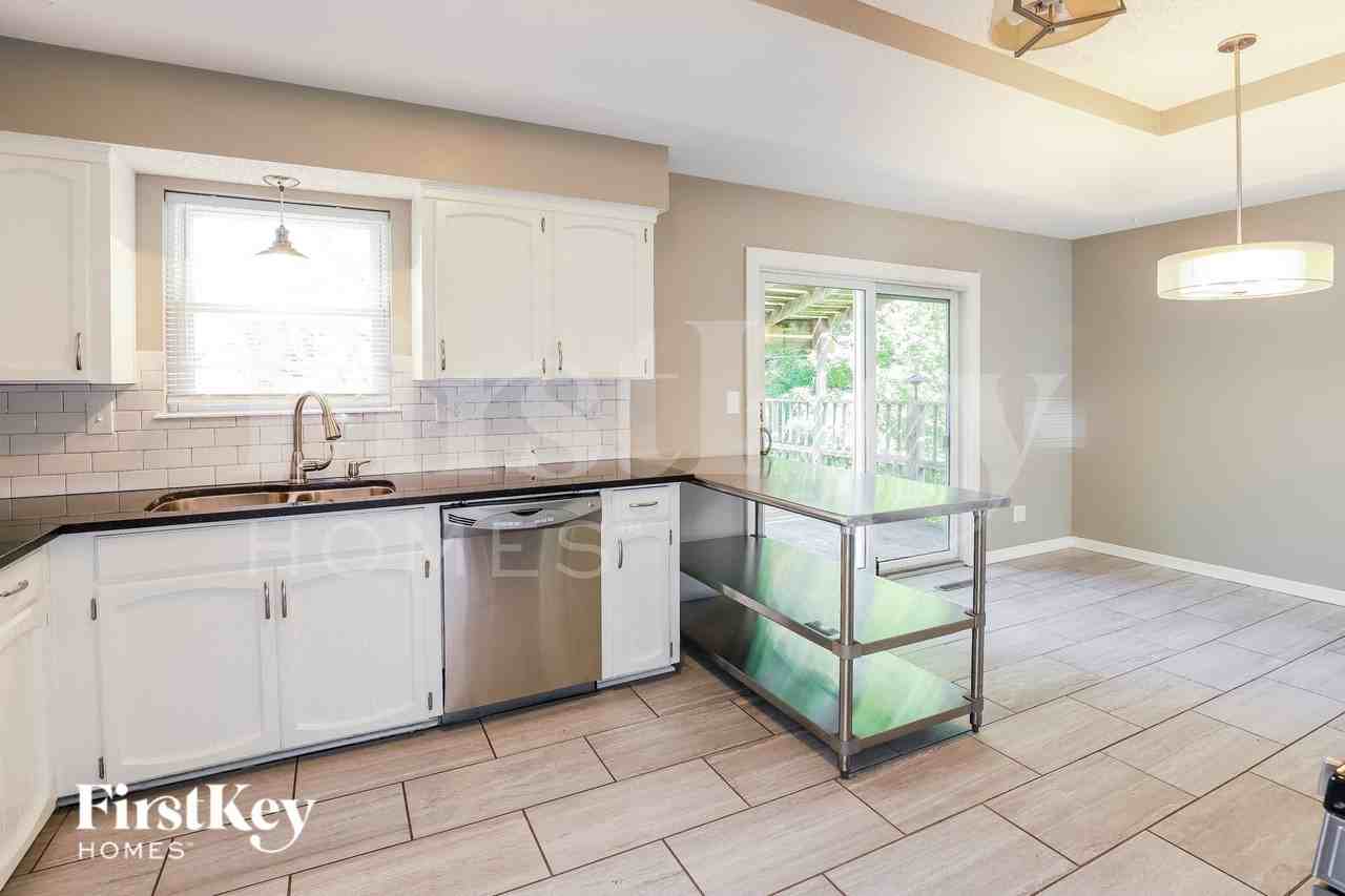 5906 Nw Harris Dr - Photo 6 of 16
