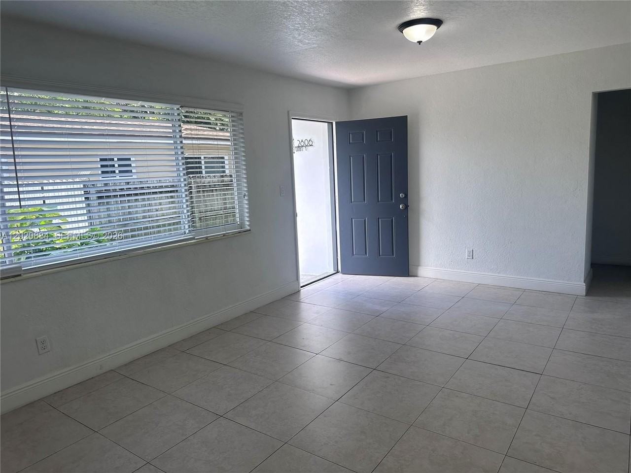 2806 Sw 35th Ave #1 - Photo 6 of 38