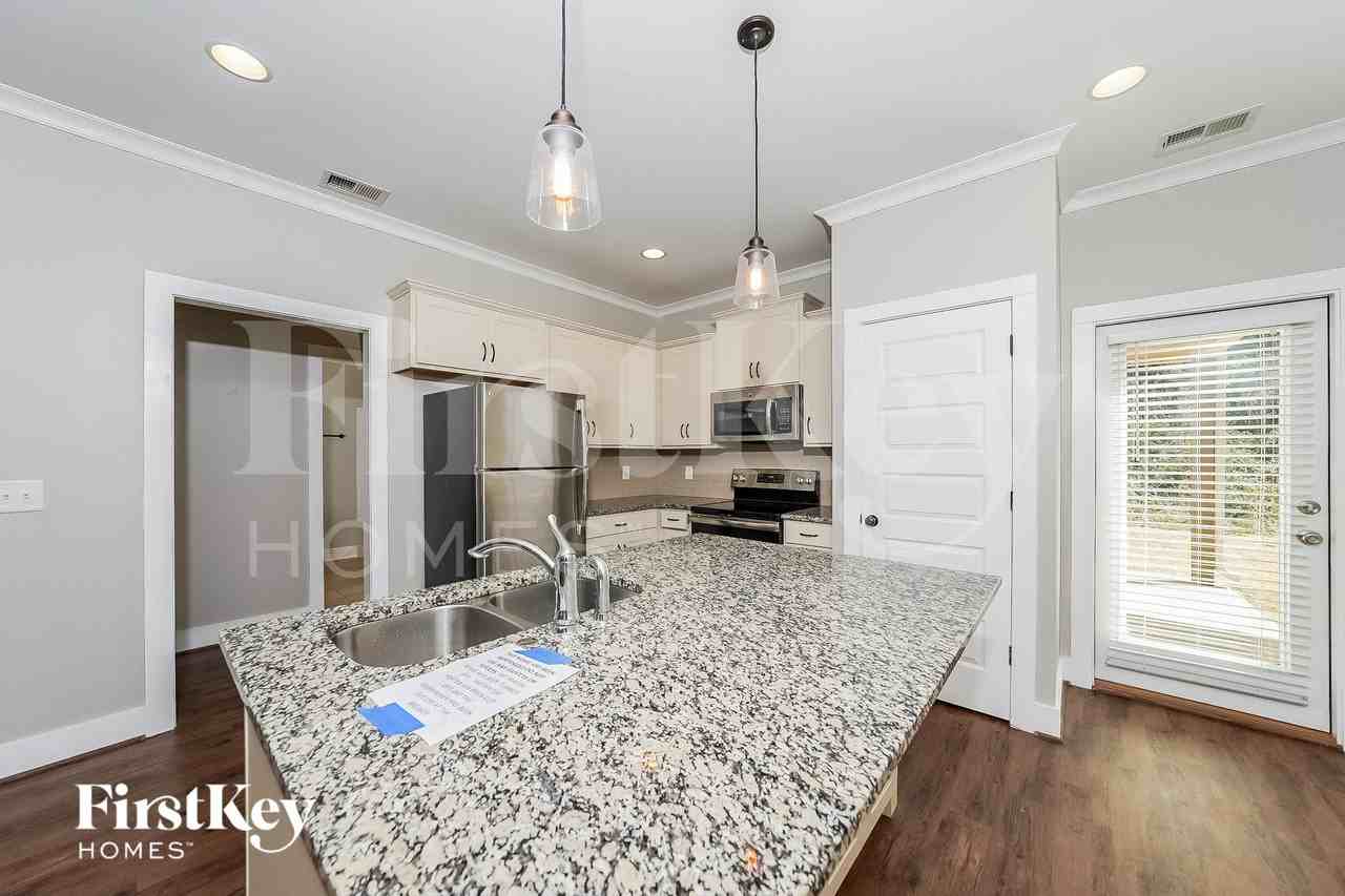 5492 Park Side Rd - Photo 4 of 14