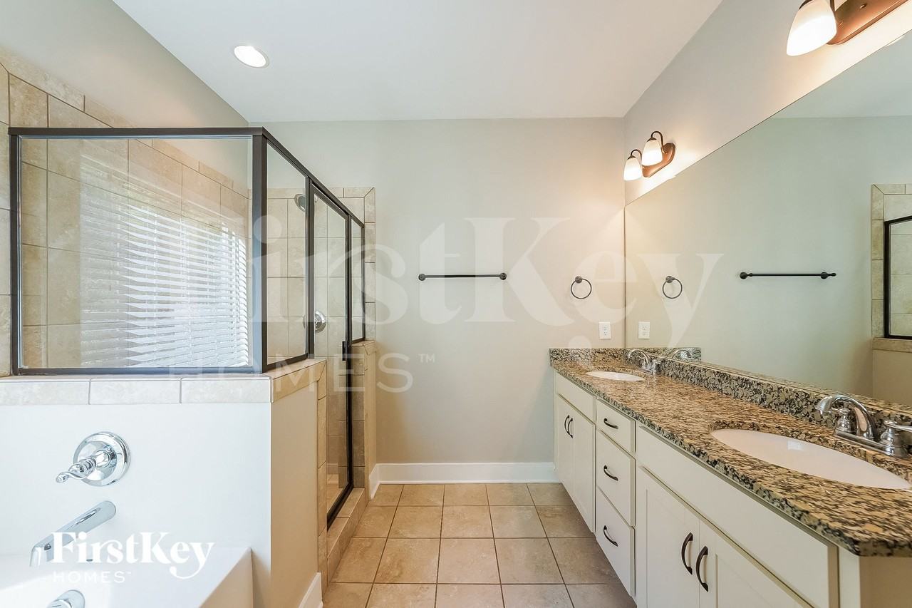 5492 Park Side Rd - Photo 7 of 14