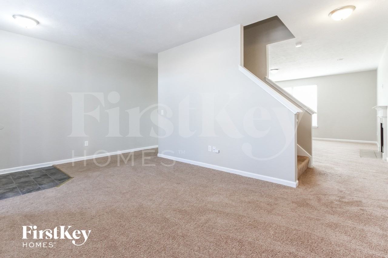 527 Hollow Pear Dr - Photo 2 of 15