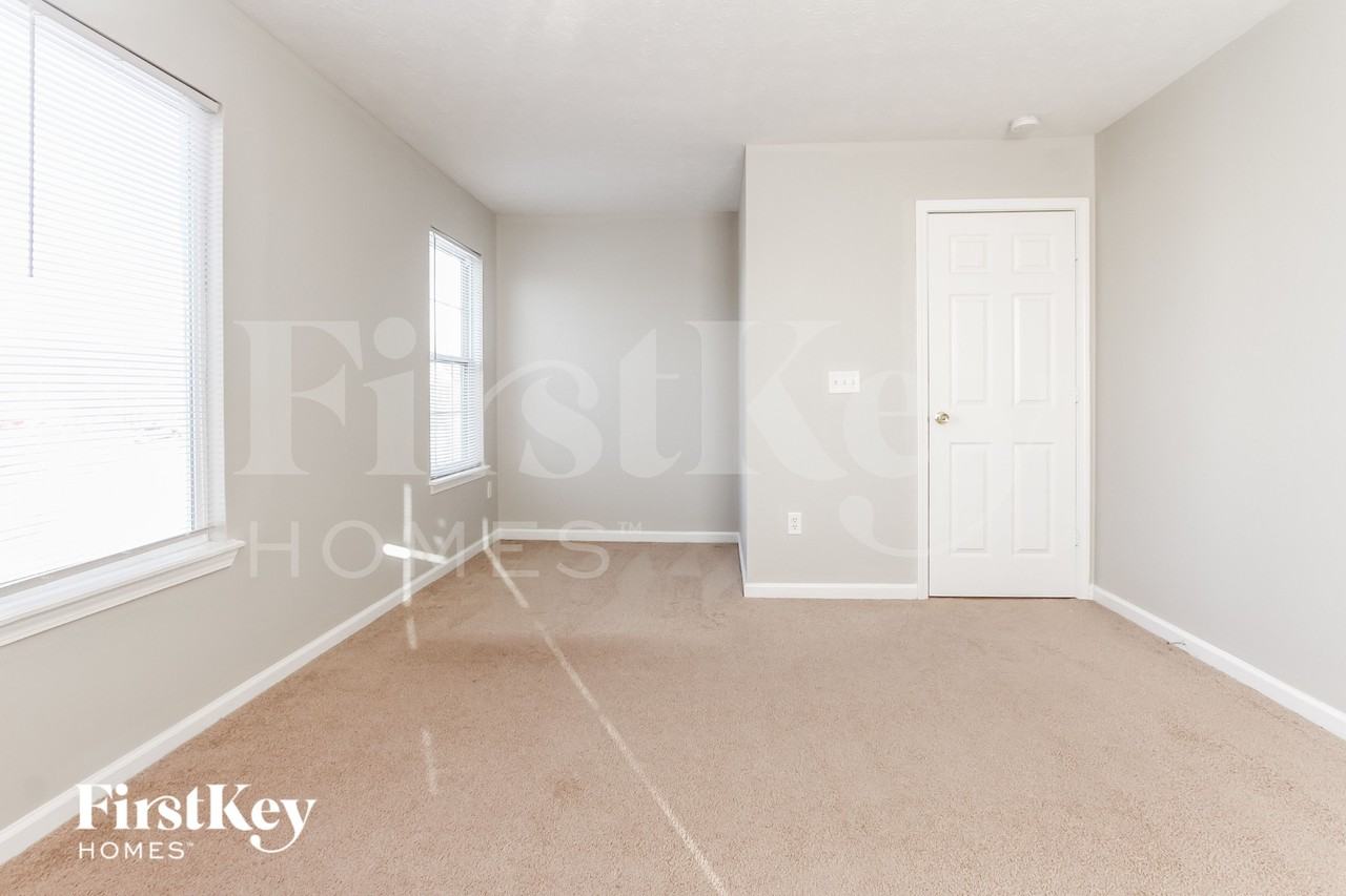 527 Hollow Pear Dr - Photo 7 of 15