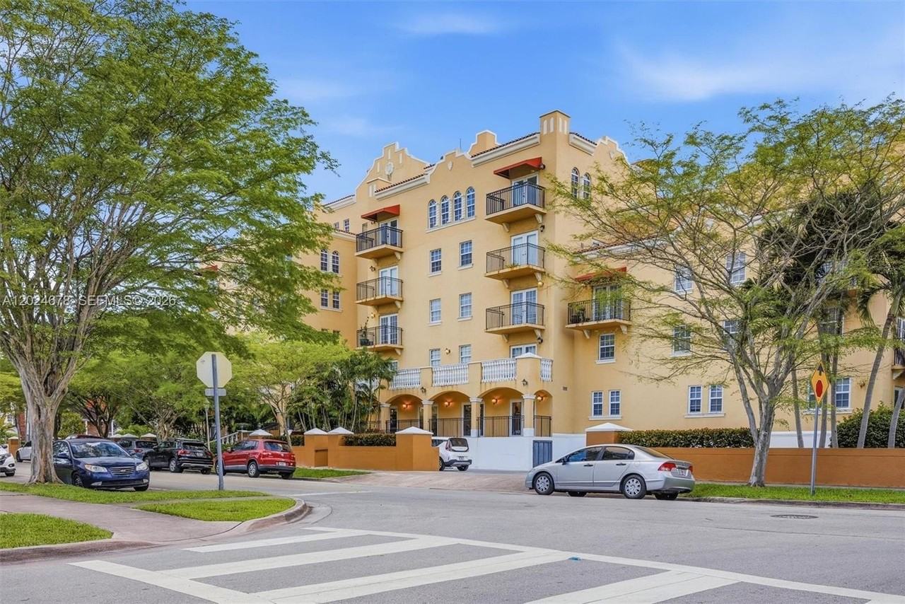1400 Salzedo St #504 - Photo 4 of 50