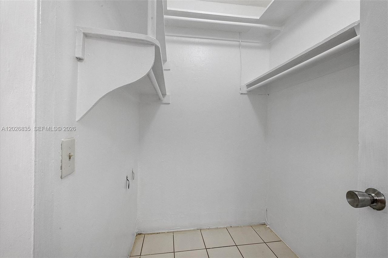 1850 Meridian Ave #9 - Photo 6 of 18