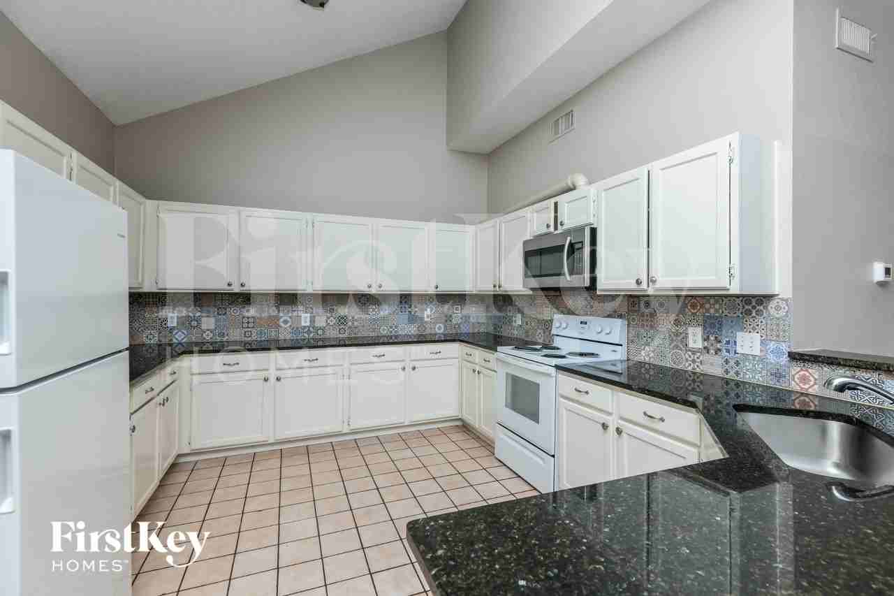 4213 Amy Dr - Photo 7 of 16