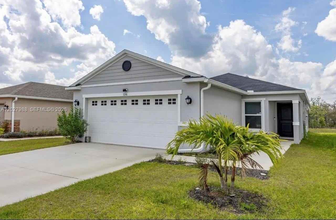 1136 Papaya Cir - Photo 2 of 36