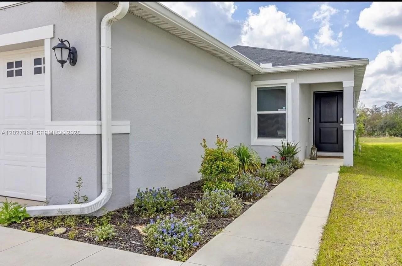 1136 Papaya Cir - Photo 3 of 36